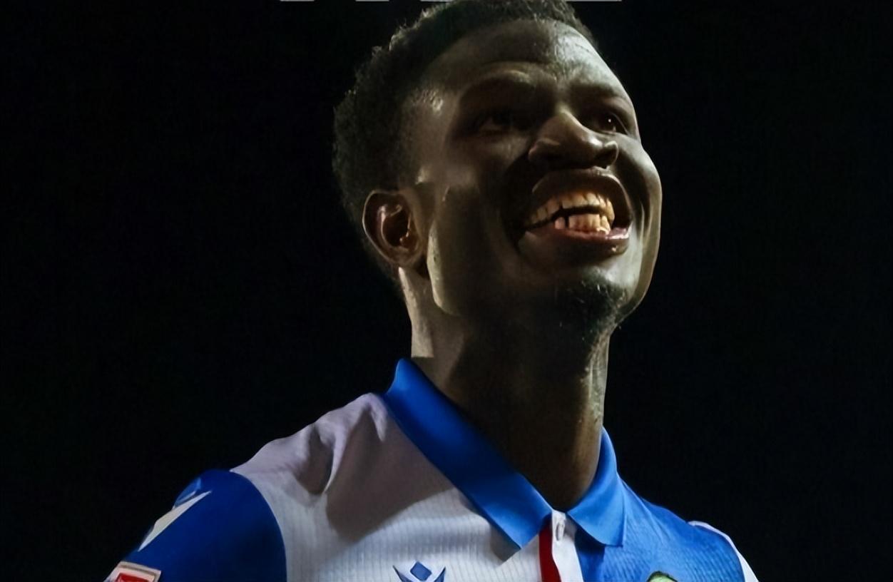 B体育登入-盖伊加盟申花后，或许能帮助刘诚宇走出瓶颈期，未来携手发威进球