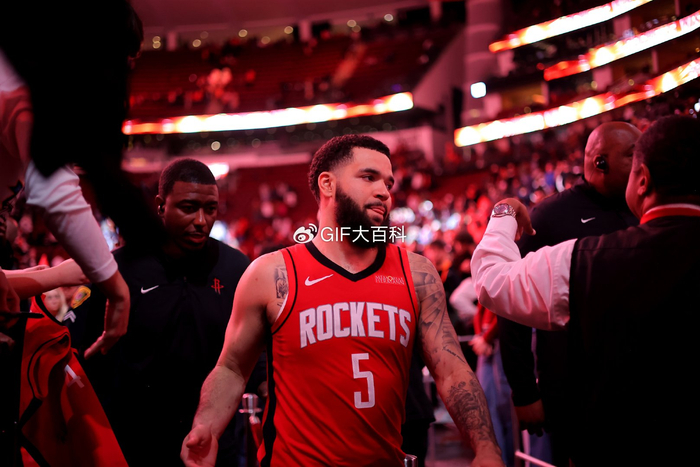 B体育官方网站-范弗里特有望提前复出，火箭迎季后赛强心剂！目前火箭最缺的人|谢泼德|纽约尼克斯队|弗雷德·范弗里特|休斯敦火箭队|nba_新浪体育_新浪新闻